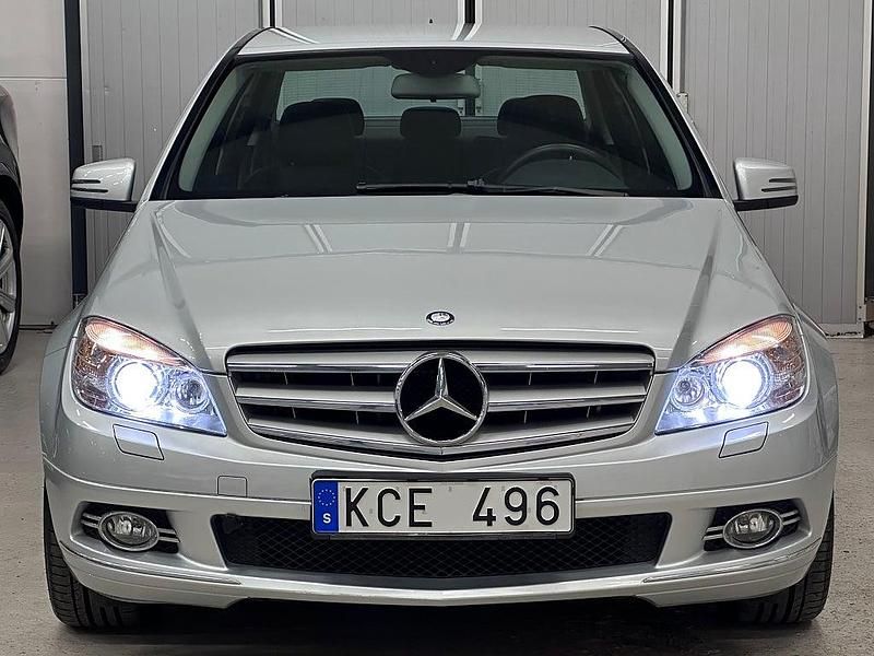 Begagnad Mercedes C180 Avantgarde 156 HK (114 kW) 2009 Silver Sedan