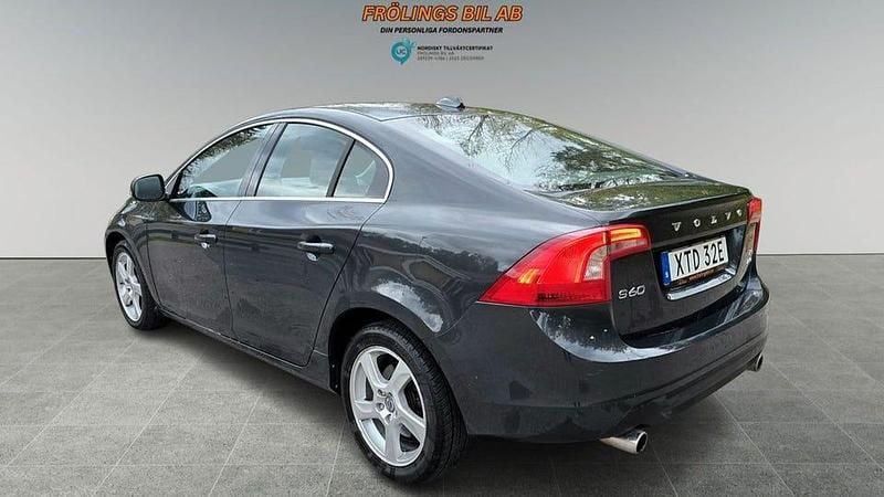 Begagnad Volvo S60 254 HK (186 kW) 2013 Mörkgrå Sedan