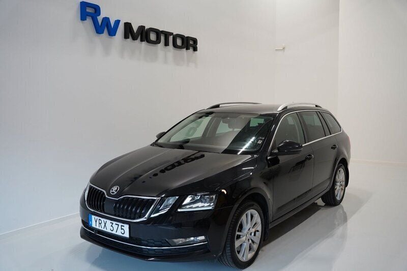 Svart Begagnad 2018 Skoda Octavia Kombi | 229 800 kr (Dyr) - Bild 1/4