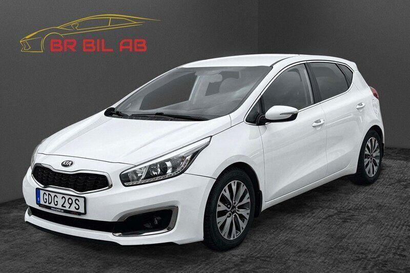 Vit Begagnad 2016 Kia Ceed Halvkombi | 154 900 kr - Bild 1/4