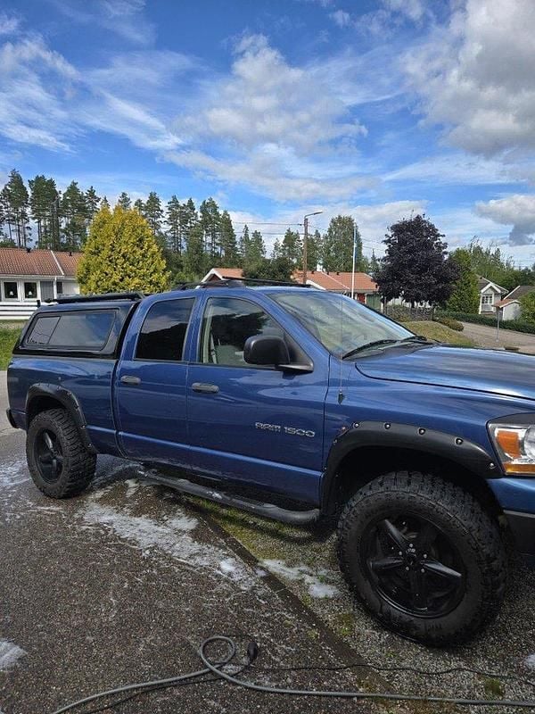 Blå Begagnad 2006 Dodge Ram Pickup | 145 000 kr (Bra pris) - Bild 1/4