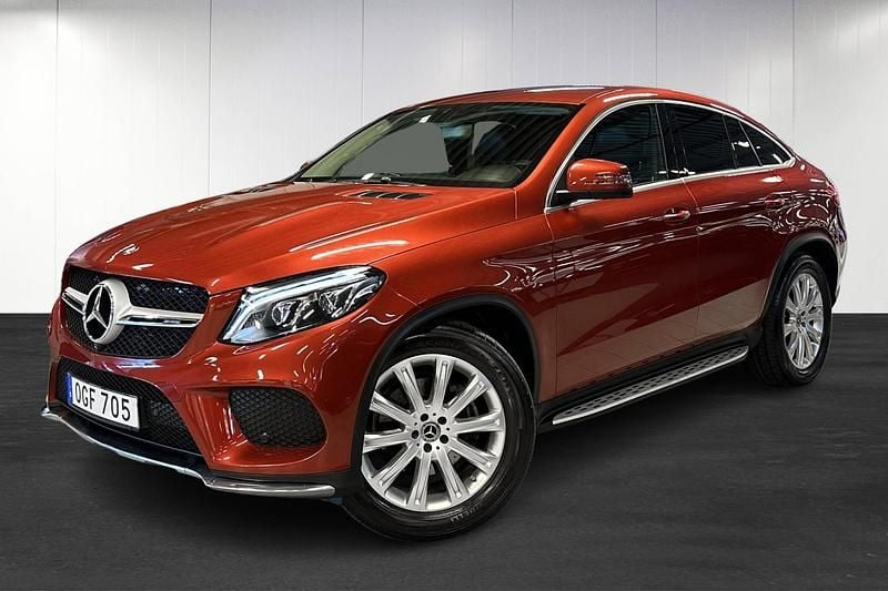 Röd (red) Begagnad 2017 Mercedes GLE350 AMG line Sportkupé | 399 900 kr (Superpris) - Bild 1/4