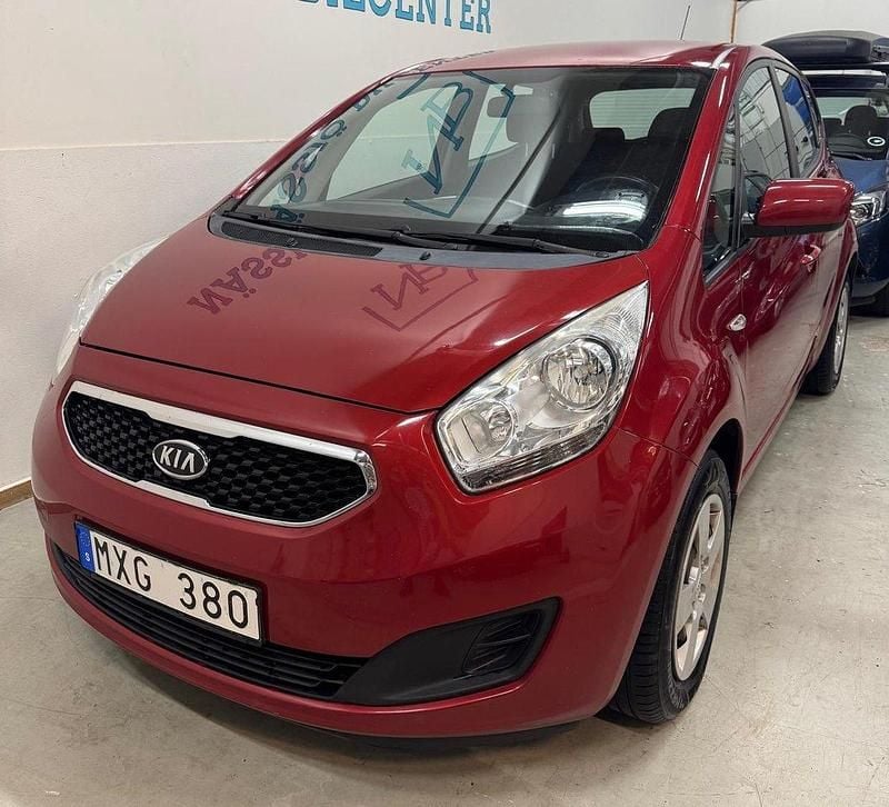 Röd Begagnad 2012 Kia Venga Halvkombi | 54 900 kr (Marknadspris) - Bild 1/4