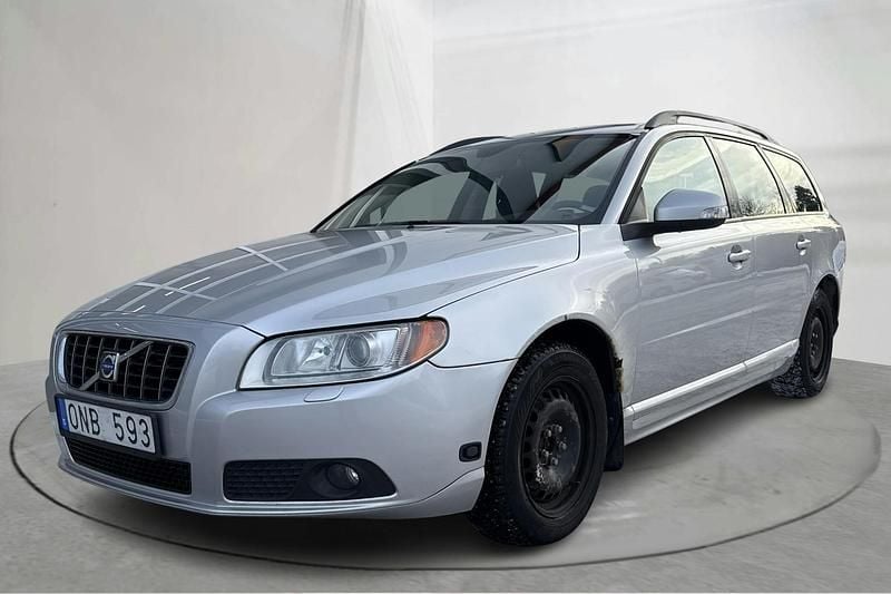 Begagnad Volvo V70 Momentum 145 HK (106 kW) 2009 Ljusgrå Kombi