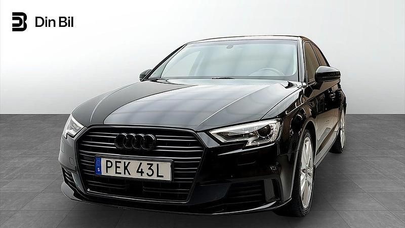 Svart Begagnad 2019 Audi A3 Sportback Sport Halvkombi | 209 000 kr (Marknadspris) - Bild 1/4