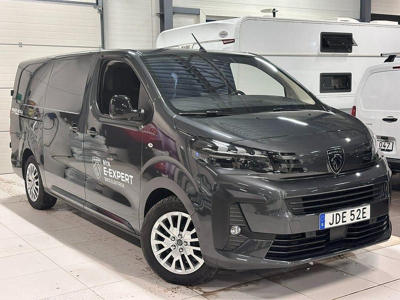 Begagnad Peugeot e-Expert 100 kW (136 HK) 2024 Grå Van