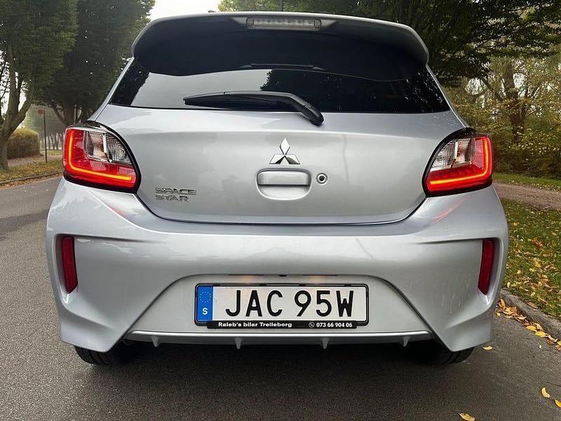 Begagnad Mitsubishi Space Star 71 HK (52 kW) 2022 Grå Kombi