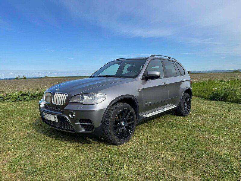 Grå Begagnad 2012 BMW X5 Sport Line SUV | 140 000 kr (Superpris) - Bild 1/4