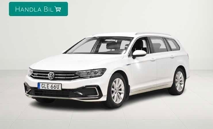Vit Begagnad 2019 VW Passat GTE Kombi | 249 900 kr (Marknadspris) - Bild 1/4