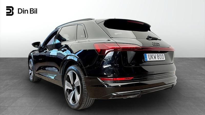 Begagnad Audi e-tron S-Line 300 kW (408 HK) 2022 Svart SUV
