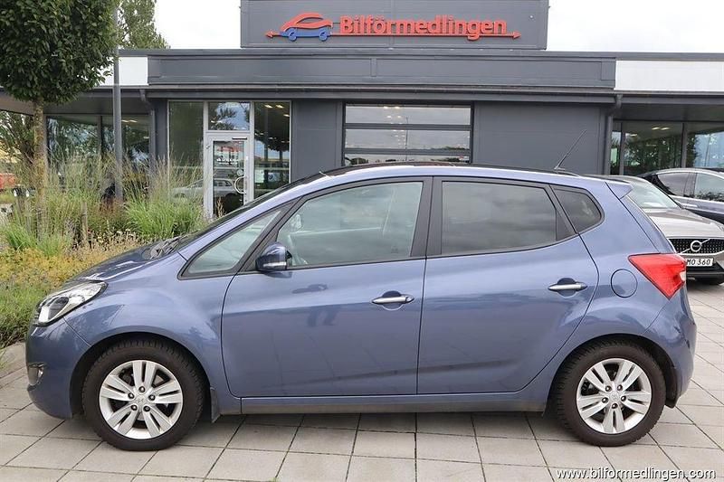 Blå samma som bilen Begagnad 2012 Hyundai ix20 Minibuss | 74 900 kr (Marknadspris) - Bild 1/4