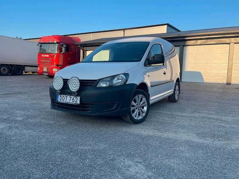 Vit Begagnad 2014 VW Caddy Minibuss | 54 900 kr (Marknadspris) - Bild 1/3