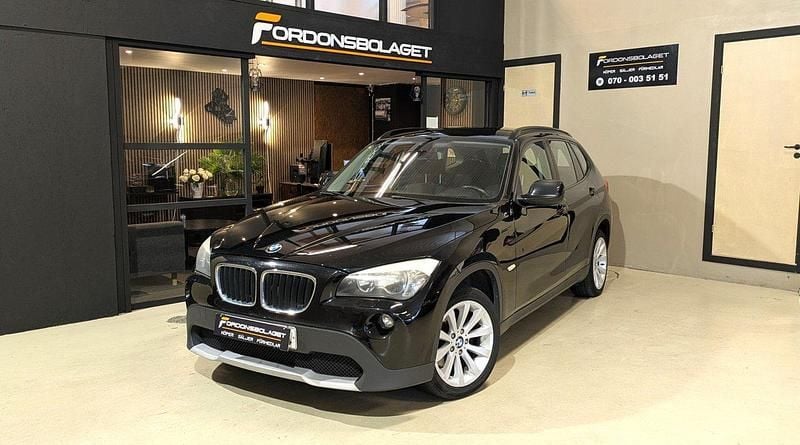 Svart Begagnad 2012 BMW X1 SUV | 74 900 kr (Marknadspris) - Bild 1/4