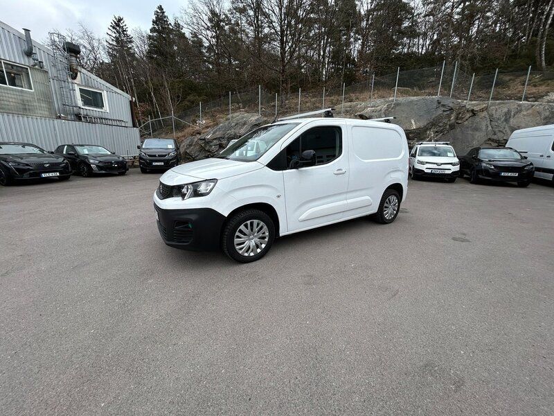 Vit Begagnad 2022 Peugeot Partner Minibuss | 249 900 kr (Dyr) - Bild 1/1