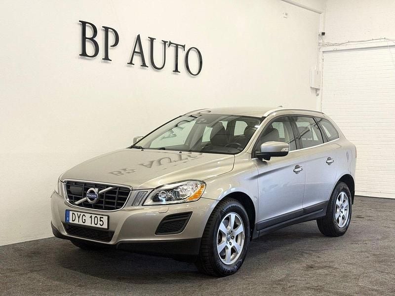 Ljusbrun Begagnad 2013 Volvo XC60 Summum SUV | 119 900 kr (Bra pris) - Bild 1/4