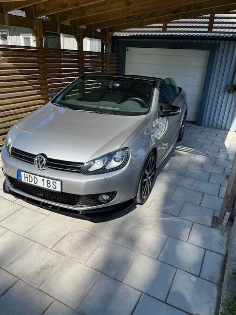 Grå Begagnad 2012 VW Golf Cabriolet Cab | 124 900 kr - Bild 1/4