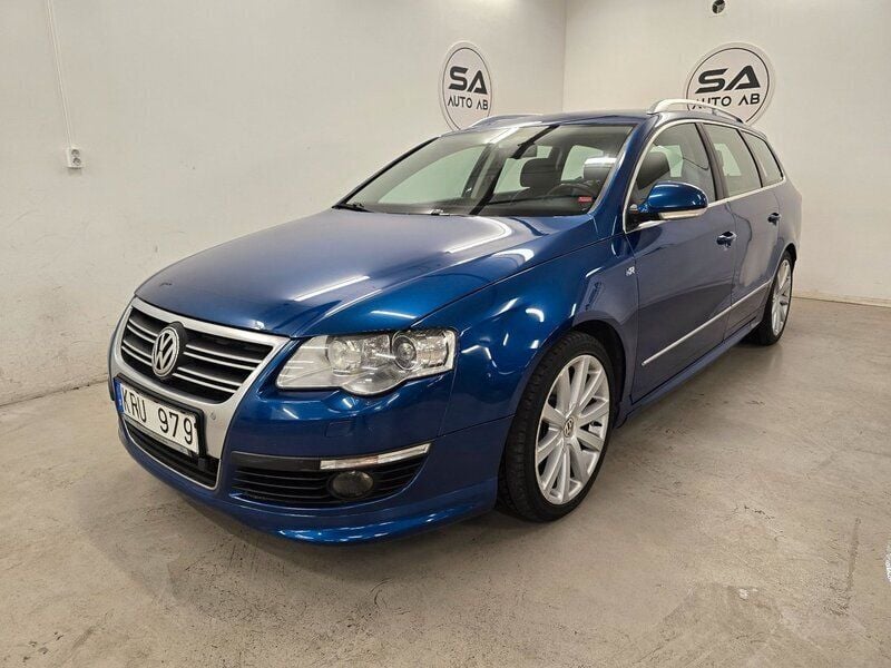 Blå Begagnad 2010 VW Passat Sportline Kombi | 59 500 kr (Lite dyr) - Bild 1/4