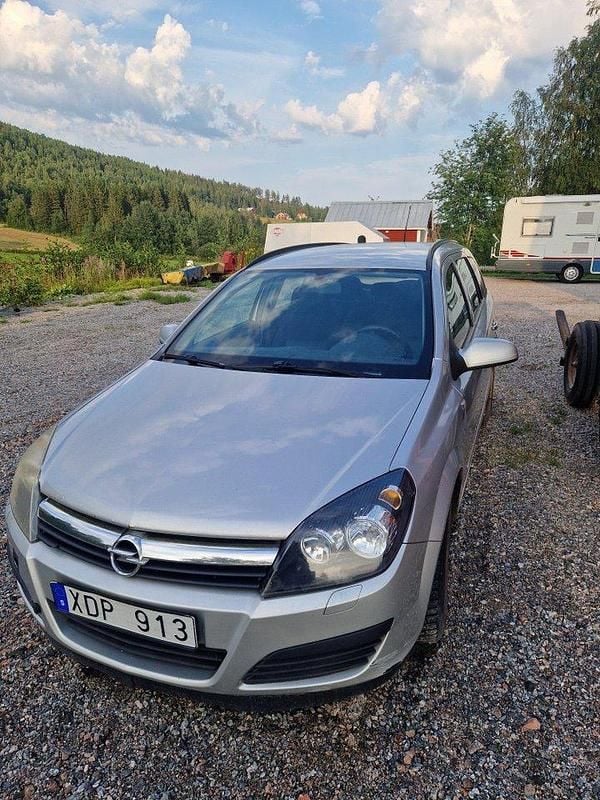 Grå Begagnad 2006 Opel Astra Kombi | 3 000 kr - Bild 1/4