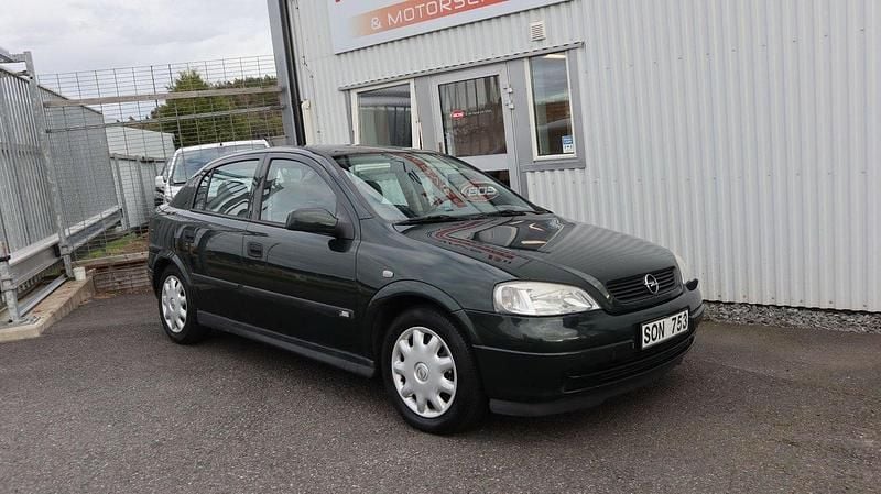 Grön Begagnad 2001 Opel Astra Halvkombi | 19 900 kr (Marknadspris) - Bild 1/4