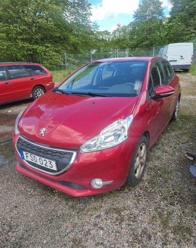 Begagnad Peugeot 208 82 HK (60 kW) 2015 Halvkombi