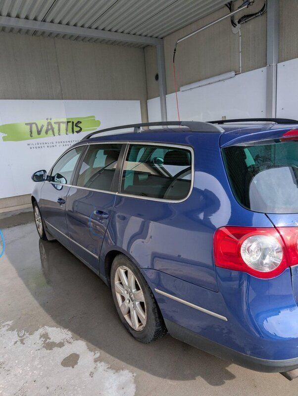 Blå Begagnad 2007 VW Passat Comfortline Kombi | 22 000 kr (Marknadspris) - Bild 1/3