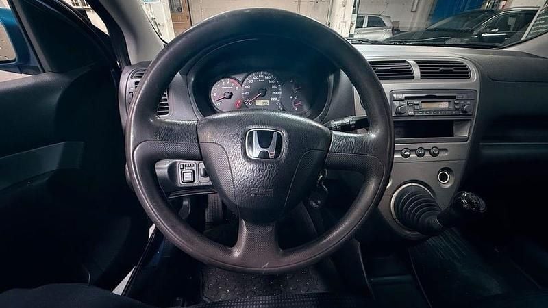 Begagnad Honda Civic 110 HK (80 kW) 2002 Blå Halvkombi