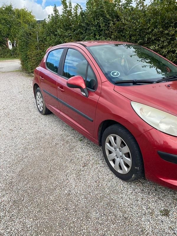 Begagnad 2006 Peugeot 207 Halvkombi | 17 000 kr (Marknadspris) - Bild 1/3