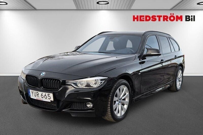 Svart Begagnad 2019 BMW 320 Kombi | 264 000 kr (Bra pris) - Bild 1/4