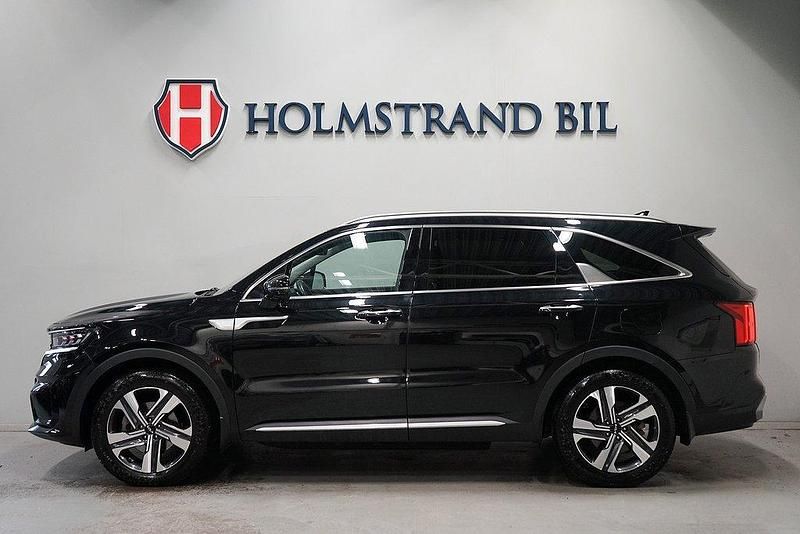 Svart Begagnad 2023 Kia Sorento Advance SUV | 444 900 kr (Marknadspris) - Bild 1/4