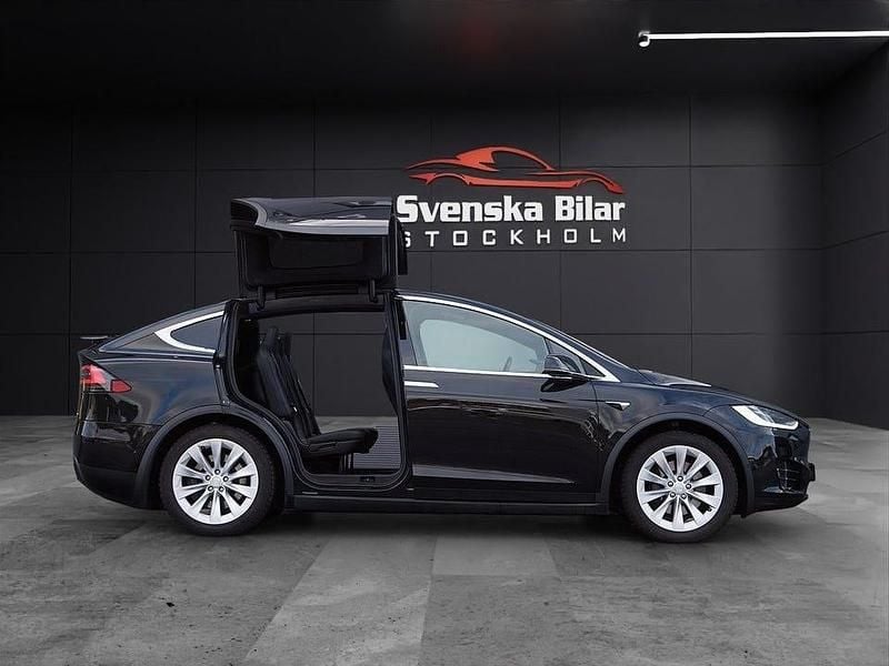 Begagnad Tesla Model X 386 kW (525 HK) 2017 Svart SUV