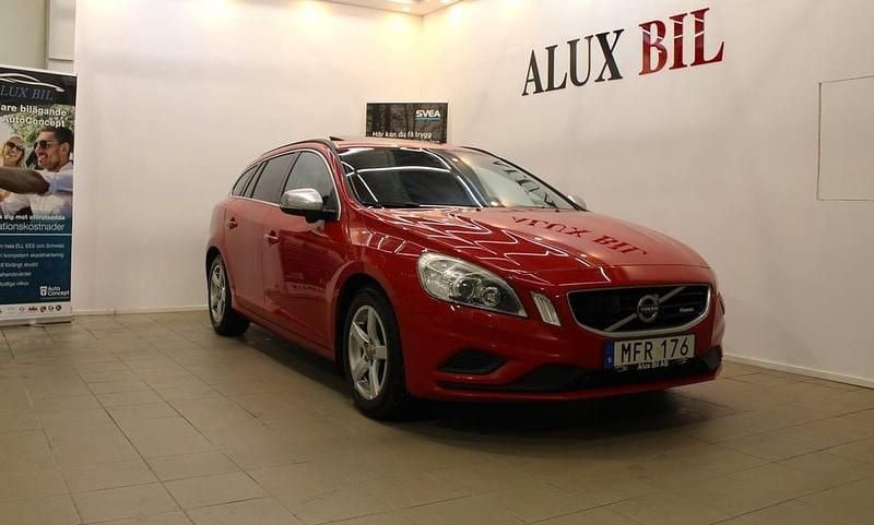 Begagnad Volvo V60 R-Design 163 HK (119 kW) 2012 Röd Kombi