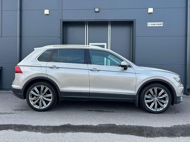 Silver Begagnad 2017 VW Tiguan GT SUV | 224 700 kr (Bra pris) - Bild 1/4