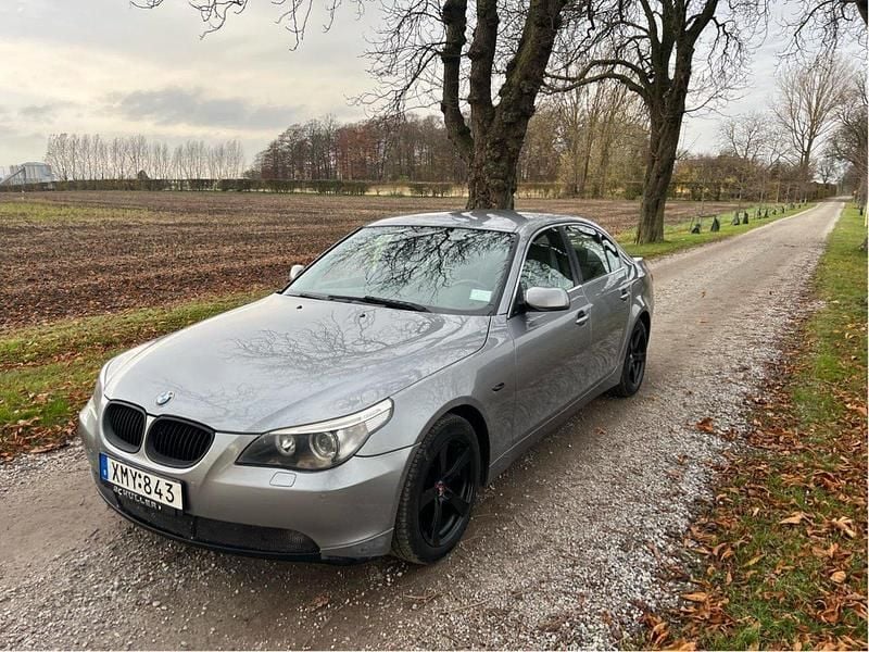 Grå Begagnad 2006 BMW 525 Sedan | 35 000 kr (Superpris) - Bild 1/4