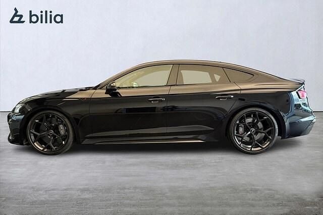 Begagnad Audi RS5 Sportback Performance 471 HK (346 kW) 2024 Sebringsvart kristalleffekt Halvkombi
