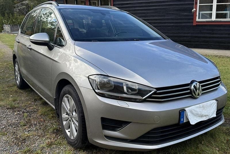 Silver Begagnad 2016 VW Golf VII Halvkombi | 115 000 kr (Bra pris) - Bild 1/4
