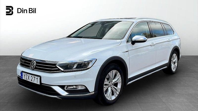 Vit (pure white) Begagnad 2017 VW Passat Alltrack Kombi | 165 000 kr (Marknadspris) - Bild 1/4