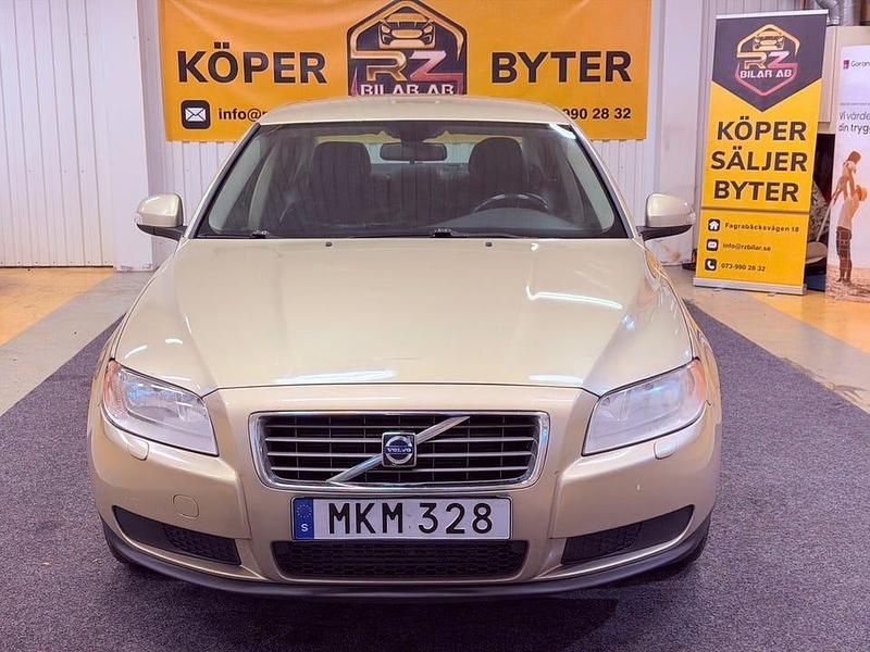 Ljusbrun Begagnad 2007 Volvo S80 Kinetic Sedan | 44 900 kr (Marknadspris) - Bild 1/4