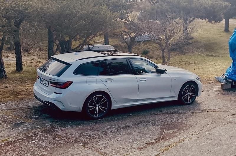 Vit Begagnad 2021 BMW M340 Comfort Edition Sedan | 585 000 kr (Marknadspris) - Bild 1/1