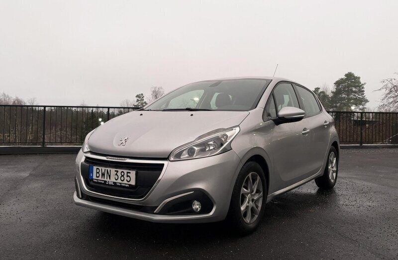 Grå Begagnad 2016 Peugeot 208 Halvkombi | 80 000 kr (Bra pris) - Bild 1/4