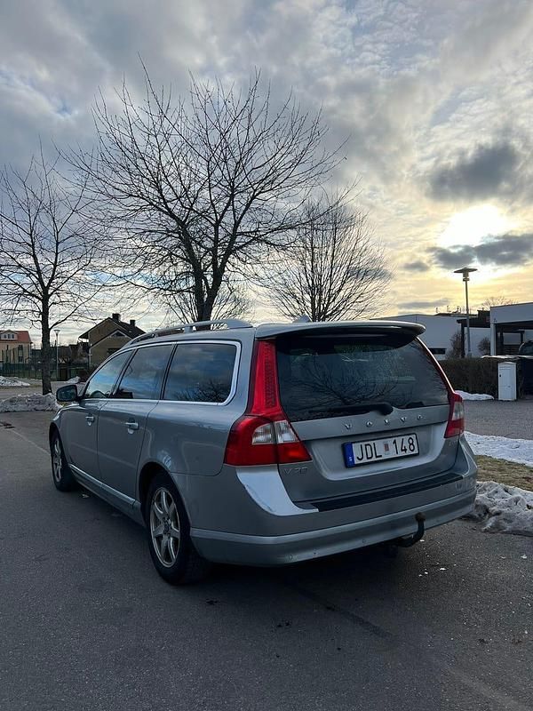 Begagnad Volvo V70 Summum 200 HK (147 kW) 2009 Kombi