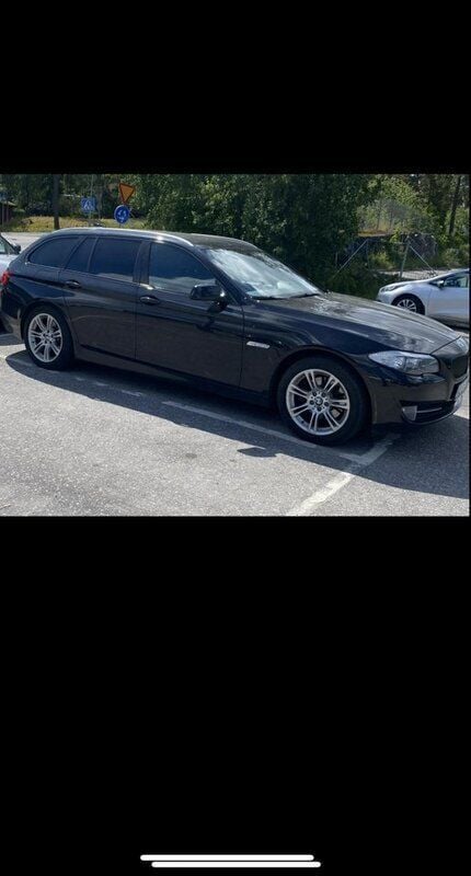 Svart Begagnad 2012 BMW 520 Kombi | 76 000 kr (Superpris) - Bild 1/4