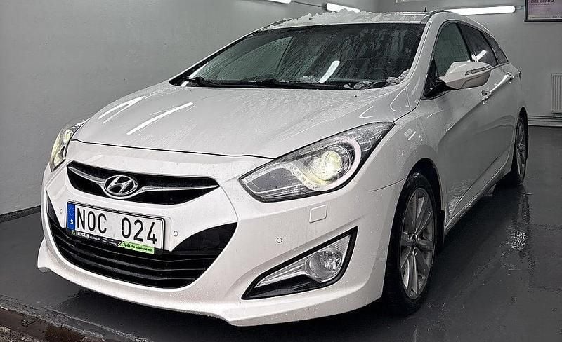Vit Begagnad 2012 Hyundai i40 Kombi | 64 900 kr (Superpris) - Bild 1/4
