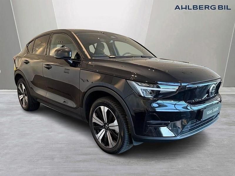 Svart Begagnad 2022 Volvo C40 Single Motor SUV | 324 500 kr (Bra pris) - Bild 1/3