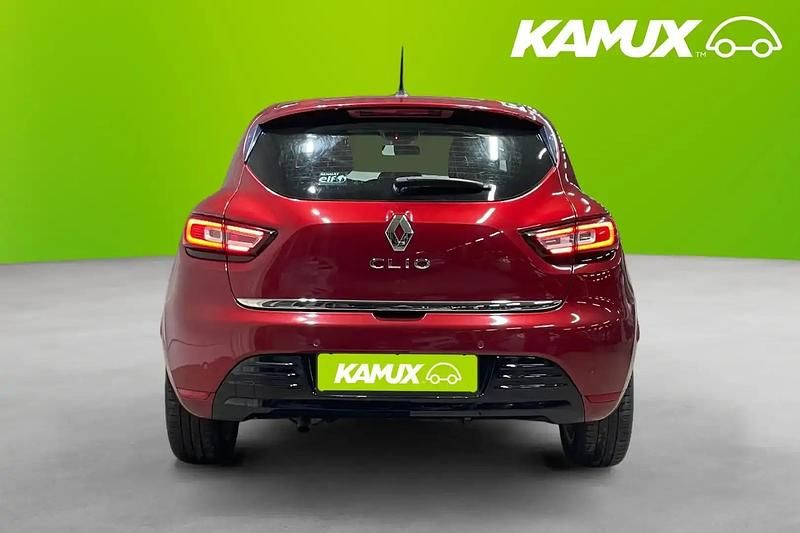 Begagnad Renault Clio IV 118 HK (86 kW) 2018 Röd Halvkombi
