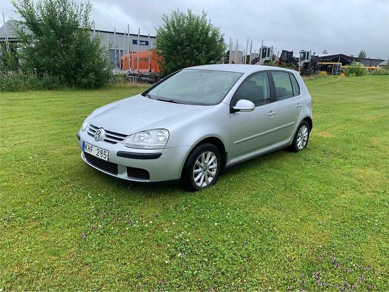 Silver Begagnad 2007 VW Golf V Halvkombi | 39 900 kr (Marknadspris) - Bild 1/4