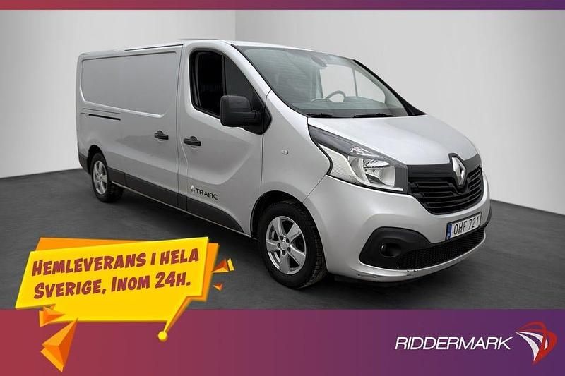 Begagnad Renault Trafic 125 HK (91 kW) 2017 Silver Minibuss