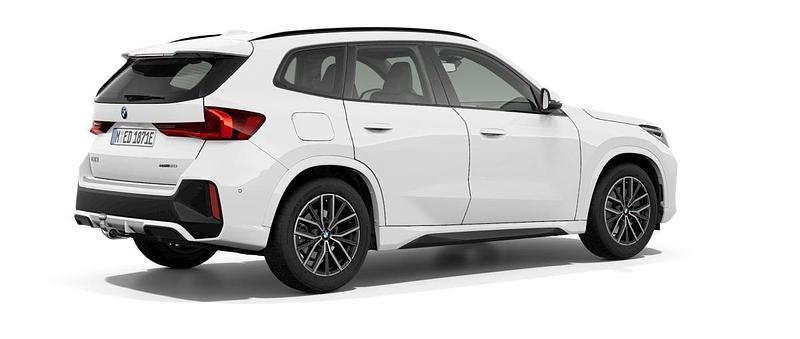 Vit (alpine white) Ny 2025 BMW iX1 Shadowline SUV | 533 000 kr (Marknadspris) - Bild 1/2