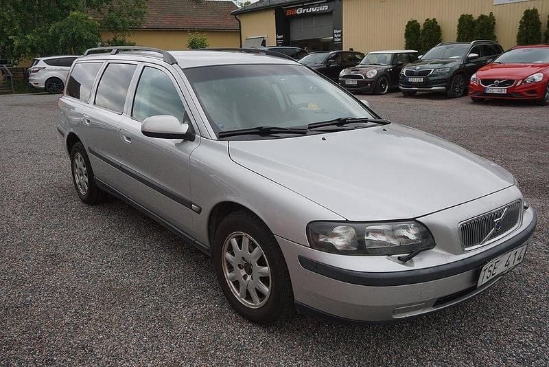 Ljusgrå Begagnad 2002 Volvo V70 Kombi | 19 900 kr (Bra pris) - Bild 1/4
