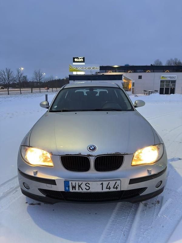 Begagnad BMW 118 129 HK (94 kW) 2005 Halvkombi
