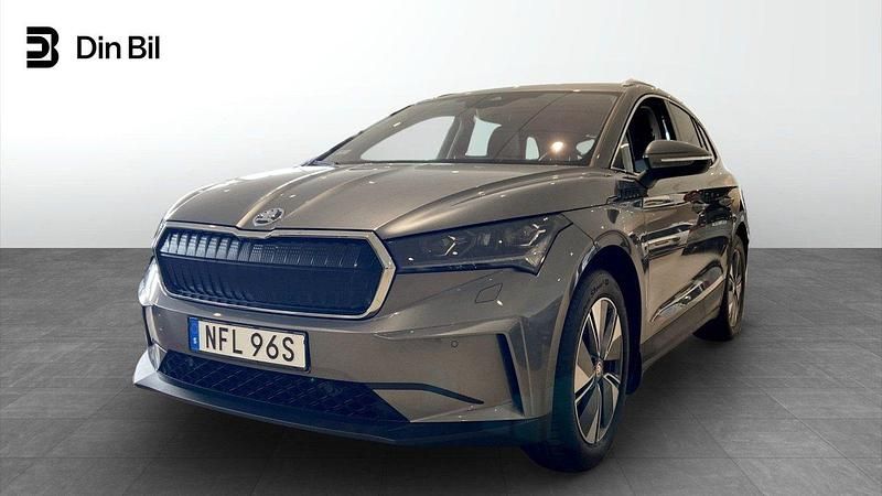 Grå Begagnad 2024 Skoda Enyaq iV SUV | 489 900 kr - Bild 1/4